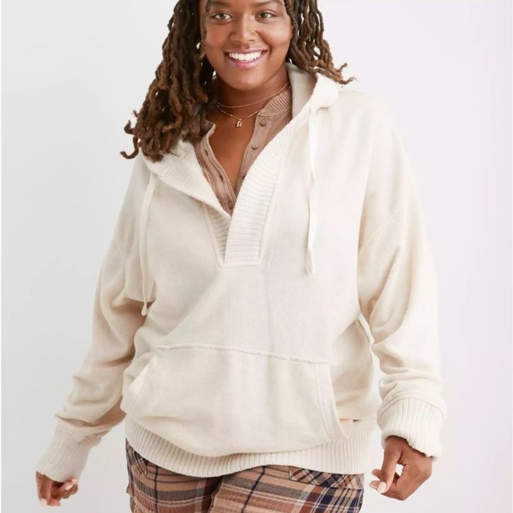 Aerie v neck Cream Pullover Hoodie